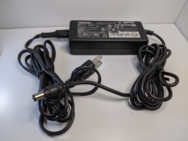 純正TOSHIBA製パソコン用ACアダプター 中古品 15V