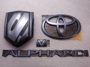 7トレジャー 【 トヨタ 10系 アルファード V後期 TOYOTA 10系 ALPHARD V後期 】 プラチナ ブラック エンブレム　フロント＆リア 4点セット