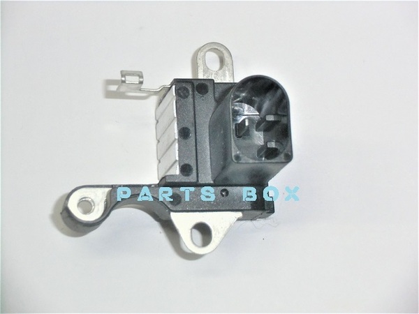 085-390 BMW X3 F25 WX35 デンソー オルタネーター ダイナモ IC レギュレター 社外 新品 12317591529,104210-6071