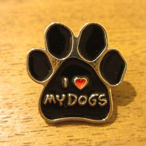 ピンバッチ I LOVE MY DOGS 犬 肉球 手形 スタンプ 愛犬家 犬好き ＬＯＶＥ ＤＯＧ ピンバッジ の画像1