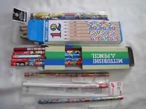 色鉛筆（11色）赤鉛筆　8本、4色鉛筆　2本　 未使用品。