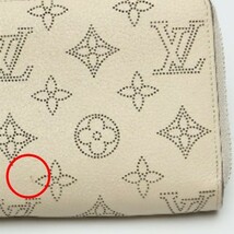 ルイ・ヴィトン 長財布 Ｍ61868 ラウンドファスナー マグノリア マヒナ LOUIS VUITTON ジッピーウォレット レディース 中古_画像4