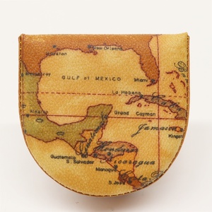  PRIMA CLASSE プリマクラッセ 馬蹄型 コインケース 地図柄 世界地図 小銭入れ ミニ財布 コンパクトウォレット D型 