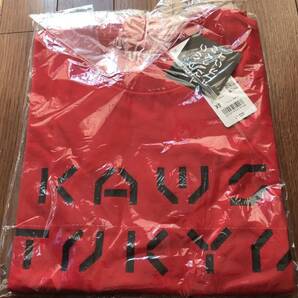 UNIQLO ユニクロ カウズ KAWS TOKYO FIRST Tシャツ 赤 XS