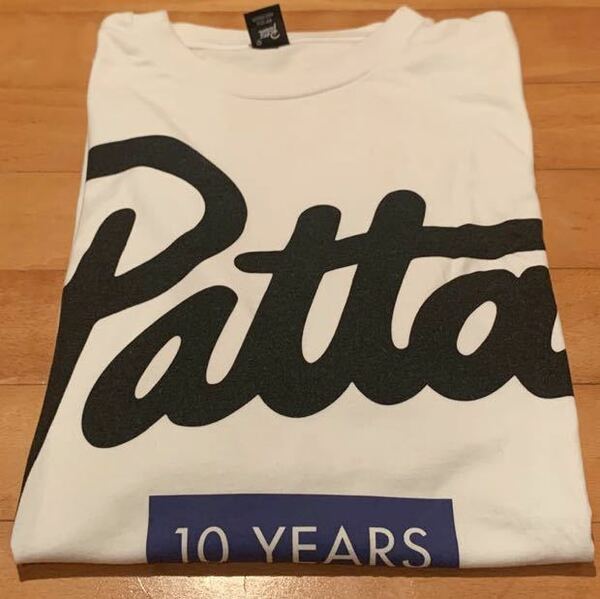 PATTA 10 YEARS SCRIPT LOGO Tシャツ 白 M パタ パッタ TEE 10周年 スクリプト ロゴ anniversary 2014