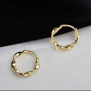 A2 great popularity! twist earrings lady's k18 Gold hoop simple 