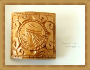 * Hokkaido a dog industrial arts * element .. natural feeling * natural wood / wooden * girl. width face tree carving brooch *180