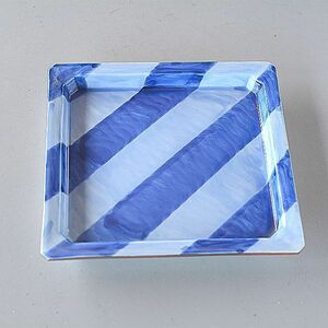 Посуда  средняя тарелка угол тарелка правильный угол тарелка синий ...sam250купить NAYAHOO.RU
