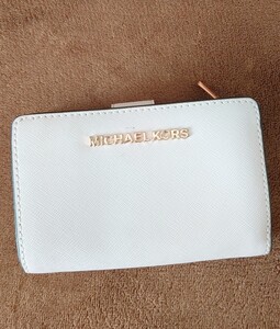 MICHAEL KORS 二つ折り財布