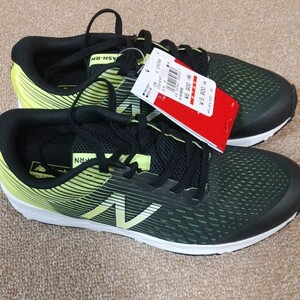 新品 ニューバランス ランニングシューズ 25センチ