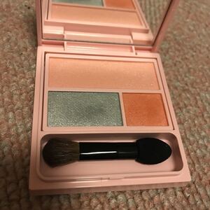 WHOMEE アイシャドウパレット シルバーピンク