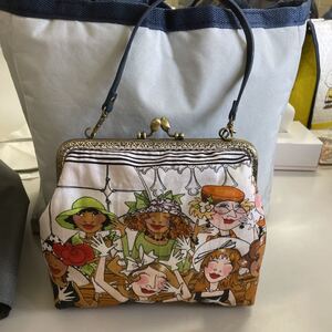 ロラライハリス 持ち手付きがま口ポーチ ハンドメイド