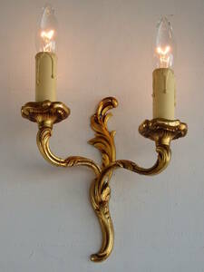 フランスアンティーク ブラケット 電球付き 2灯 ブロンズ 青銅 ランプ ライト 壁付け ウォール 蚤の市 キャンドル ゴールド　照明