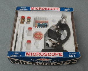 マイクロスコープ　顕微鏡　学習用　昭和品：USED　YUASA:単3電池　ジャンク