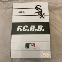 【新品 】BE@RBRICK F.C.R.B. × MLB 100％ & 400％ CHICAGO WHITE SOX ベアブリック メディコムトイ MEDICOM TOY シカゴ ホワイトソックス_画像2