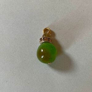 天然石 プチ ペンダントトップ ④ ハンドメイド パーツ 黄緑系 約1.8cm チャーム ロンデル キラキラ charm gemstone