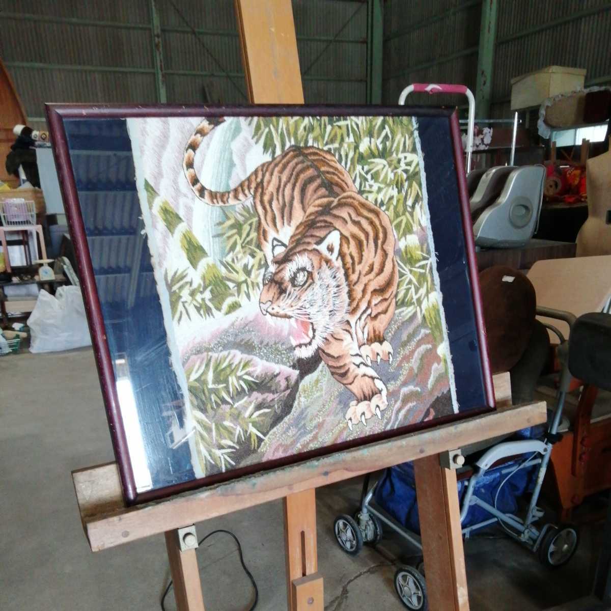 Cloth picture tiger embroidery embroidery picture tiger floating cloth picture frame framed frame size approx. (58.5 x 47cm) tiger tiger tiger, artwork, painting, others