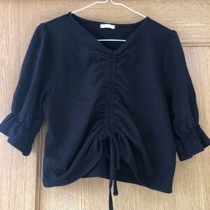 ショート丈トップス