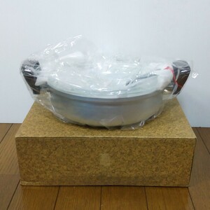 【新品・未使用】両手鍋22cm　ガラス蓋付き　日本製