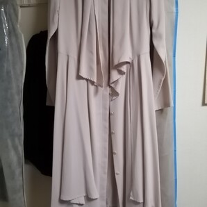 スタイリストから購入 ドレープが綺麗なコート ワンピース ベージュ シンメトリー