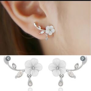 シェルフラワーピアス silver