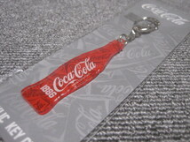 【コカ・コーラ ストア限定品 Coca-Cola グッズ】3個セット ボトルデザイン アクリル キーホルダー 激レア/多数出品中！同梱発送歓迎！_画像4