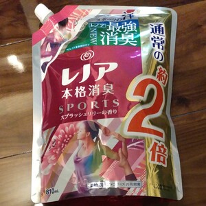 レノア 本格消臭 SPORTS 柔軟剤 スプラッシュリリーの香り大容量 2倍 詰替 810ml
