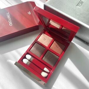 トムフォードTomFord Beautyアイカラークォード限定赤パッケージ