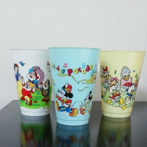 ディズニー　ミッキーマウス　ドナルドダック　白雪姫　プラスチックカップ　4個