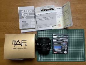 ニコン　Ai　AF　NIKKOR　35mm　f/2D　FXフォーマット（フルサイズ対応レンズ）元箱付　新品同様品