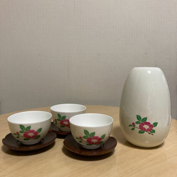 京泉　椿のお湯呑み茶碗　3客　同柄　花瓶