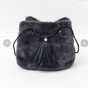 ★値引き★タッセルファーショルダーバッグ