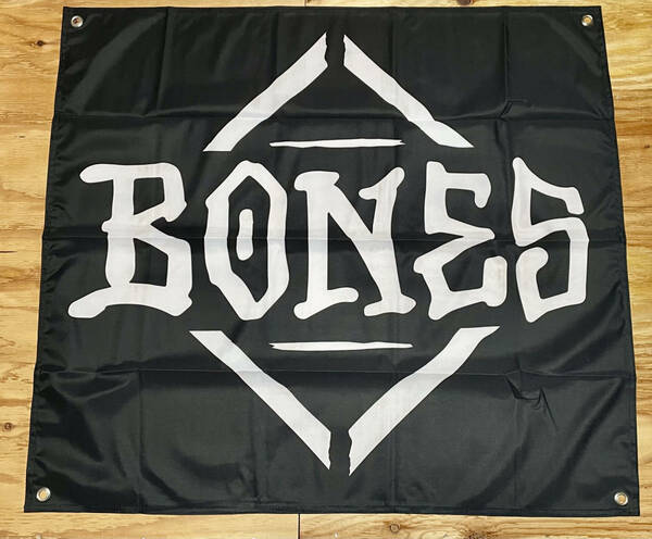 【新品】BONES バナー　82cm×94cm　POWELL