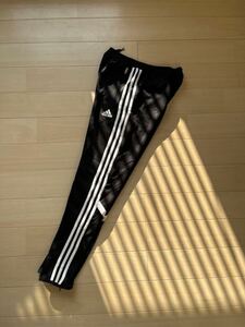 SALE★A adidas トレーニングパンツ　黒