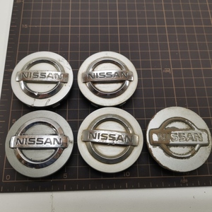 送料無料 NISSAN 日産 センターキャップ 4個+1個まとめセット 40342 AU510 ホイール 純正 外直径53.7ｍｍ ツメ外径50ｍｍ#8881