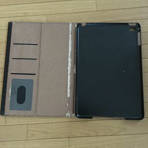 アイパッド　タブレットケース 折りたたみ iPad mini の大きさ20×13.5センチ　スマートカバー Apple 外側はとても綺麗です