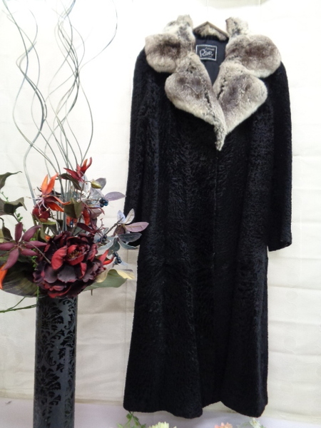 レディース ファー付きロングコート ブラック ボア素材 中古美品