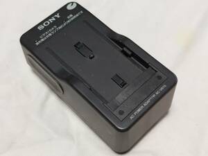 SONY AC adaptor charger AC-V615