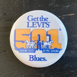 ~80s Vintage Levi's Levi's 501 badge pin badge can badge 