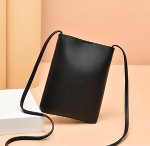 ポシェットサコッシュ フェイクレザー スマホポシェット ショルダーバッグ スマホポーチ スマホショルダー ミニショルダー