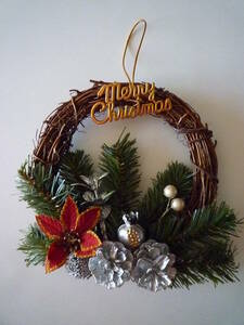  Christmas wreath lease diameter approximately 7. long-term storage commodity 