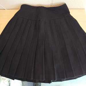 Pele-mele lady's miniskirt wool 100 % high quality 555-16 waist 62. pleated skirt 