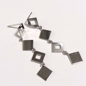 K14WG White Gold Square Servings Catch Catch