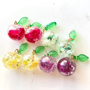 No.2 ハンドメイドパーツ レジンパーツ 果物フルーツ りんごチャーム イヤリング ピアス 押し花