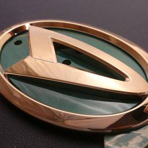 7トレジャー 【 ダイハツ LA100系 ムーヴ DAIHATSU LA100系 MOVE 】 プレミアム ゴールド フロント エンブレム