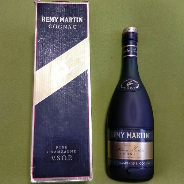 REMY MARTIN COGNC V.S.O.P. 700ml 古酒 箱付きDEPUIS 1724