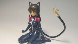 1/12　しっぽ・ハートA（金・黒）　オリジナル / 尻尾 / ミニチュア / ドール小物 / メガミデバイス / figma / FAG等に