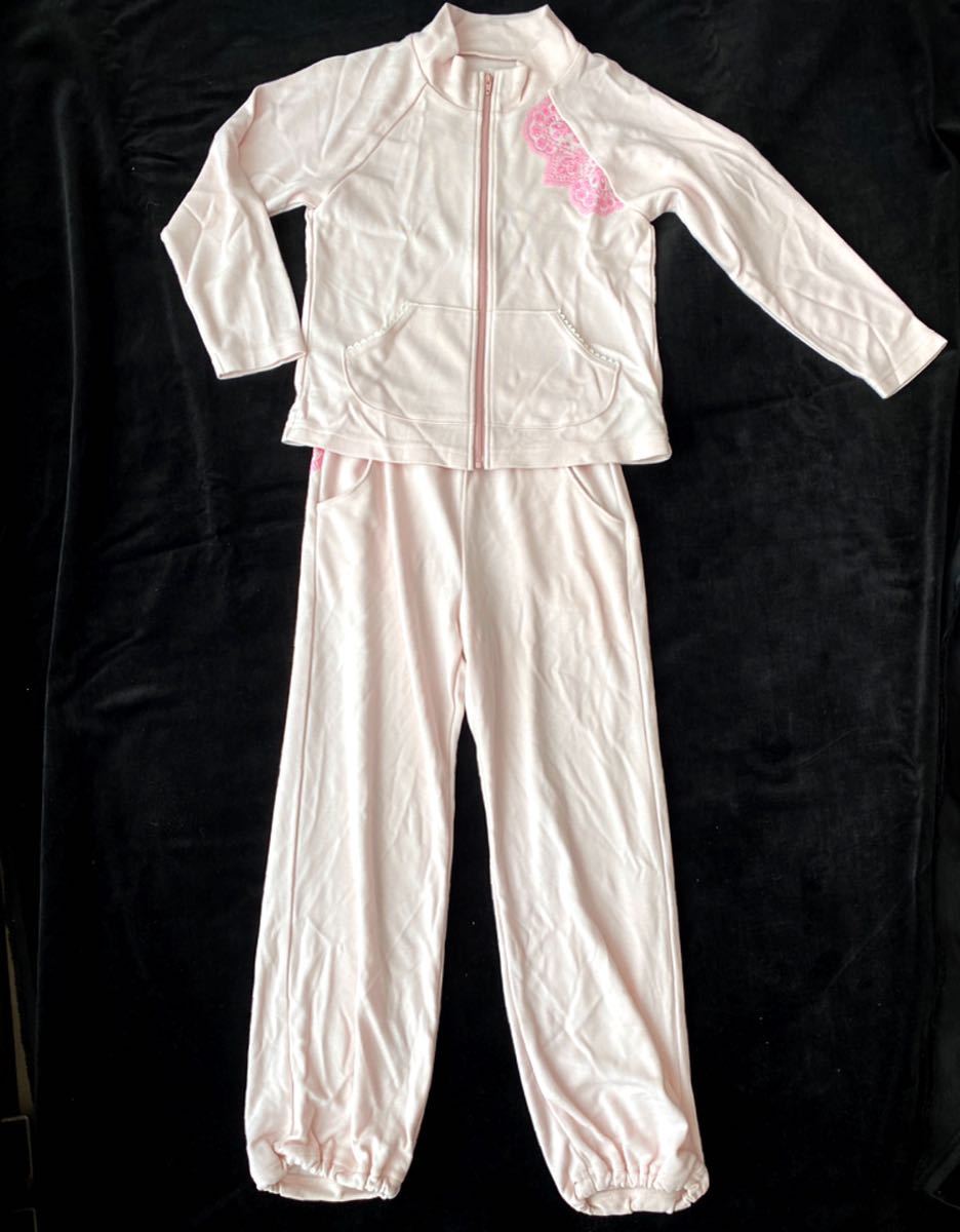 新品 チャコットキッズ★26400円 オシャレな刺しゅうがポイントのセットアップ