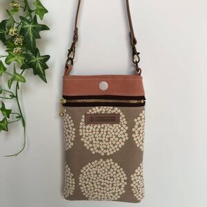 【人気のシリーズ】hand made コットンこばやし《あじさい》ポケット付きスマホポーチK(グレージュ)★選べる持ち手★