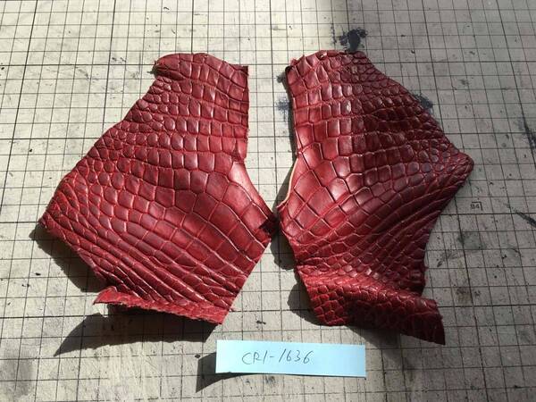 CR1-1636★マット ラズベリーレッド最高級スモールクロコダイルポロサス レザークラフトはぎれハンドメイドハギレケースポーチ